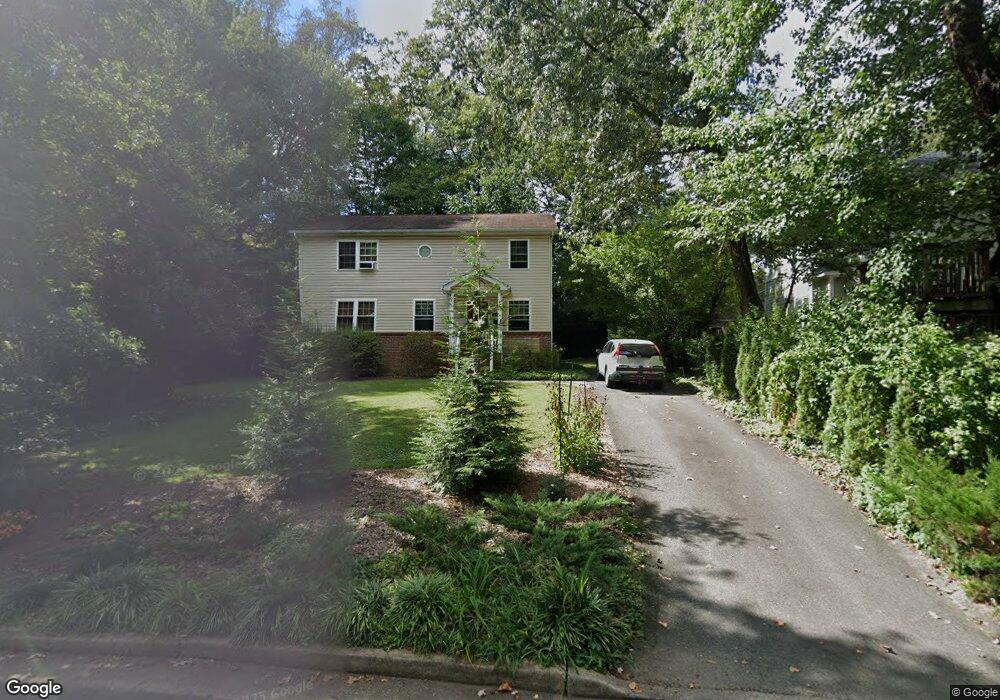 2212 Tulip Dr, Falls Church, VA 22046 - photo 1