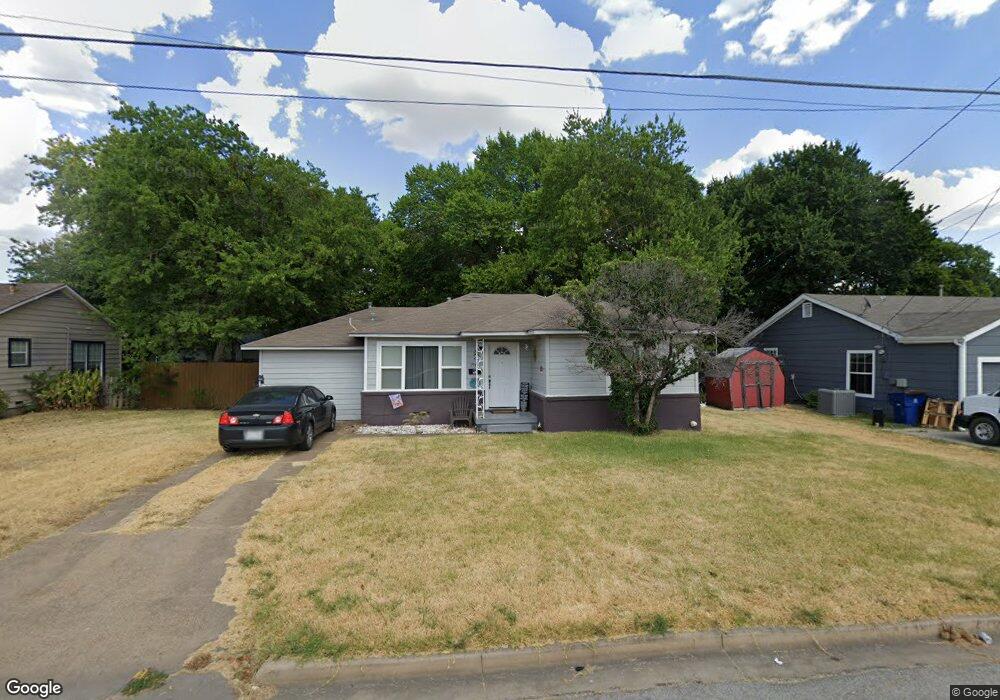 1911 N Woods St, Sherman, TX 75092 - photo 1