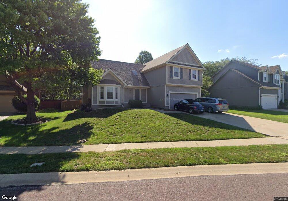 15721 Maple St, Overland Park, KS 66223 - photo 1