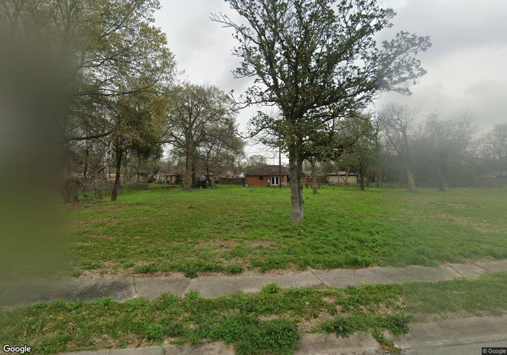 327 Glenburnie Dr, Houston, TX 77022 - photo 1