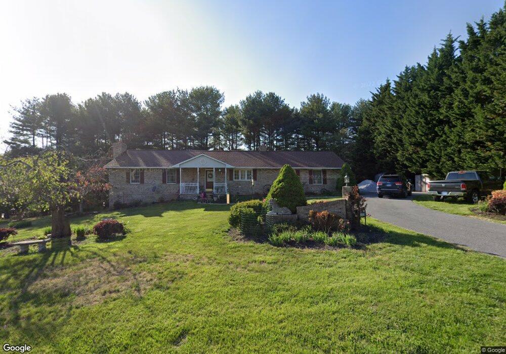 6020 Charnock Dr, Sykesville, MD 21784 - photo 1