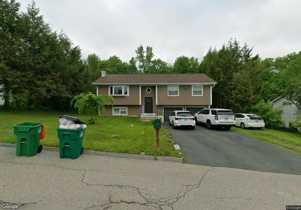 7 Lenny Ct, Wappingers Falls, NY 12590 - photo 1