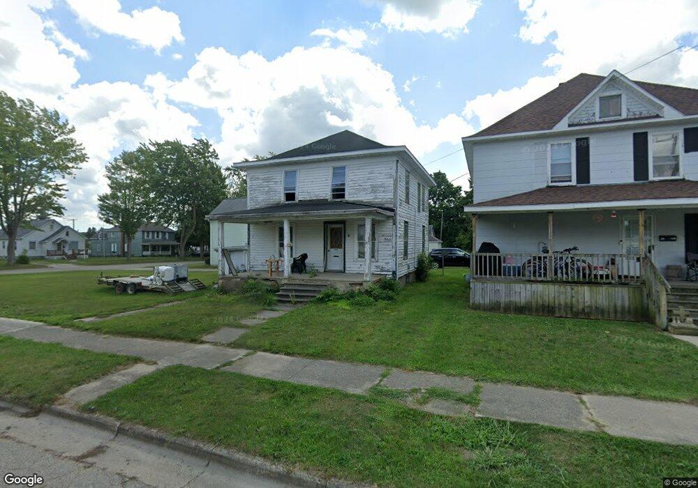 526 E Woodworth St, Bad Axe, MI 48413 - photo 1