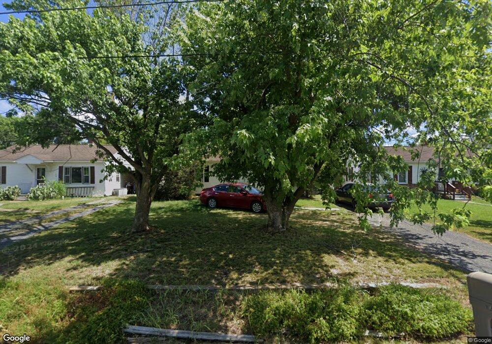 172 W Lee St, New Market, VA 22844 - photo 1