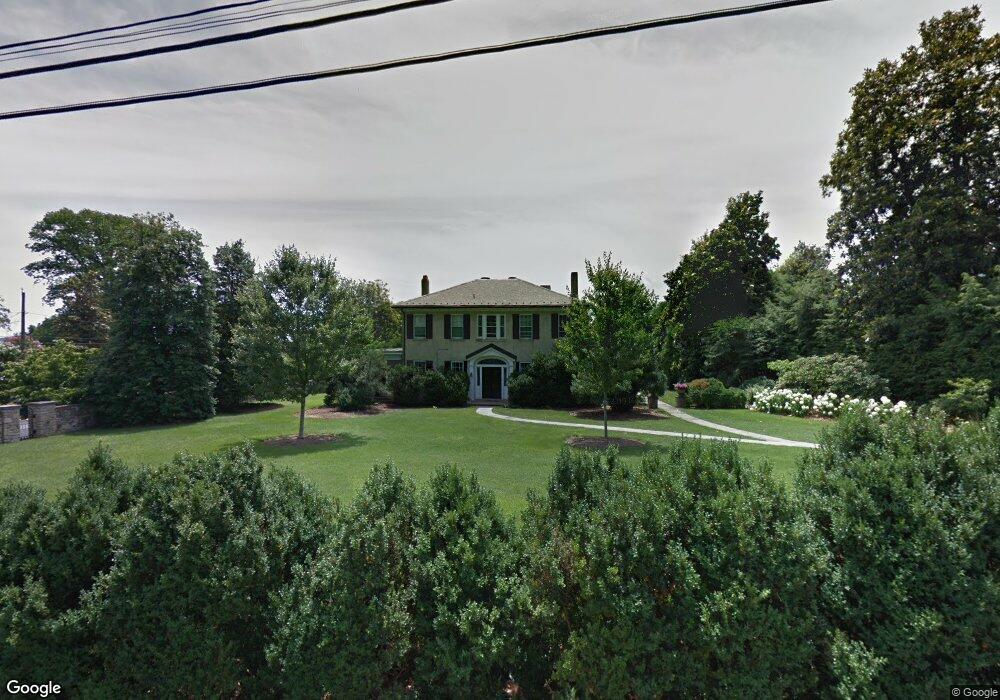 712 Rugby Rd, Charlottesville, VA 22903 - photo 1