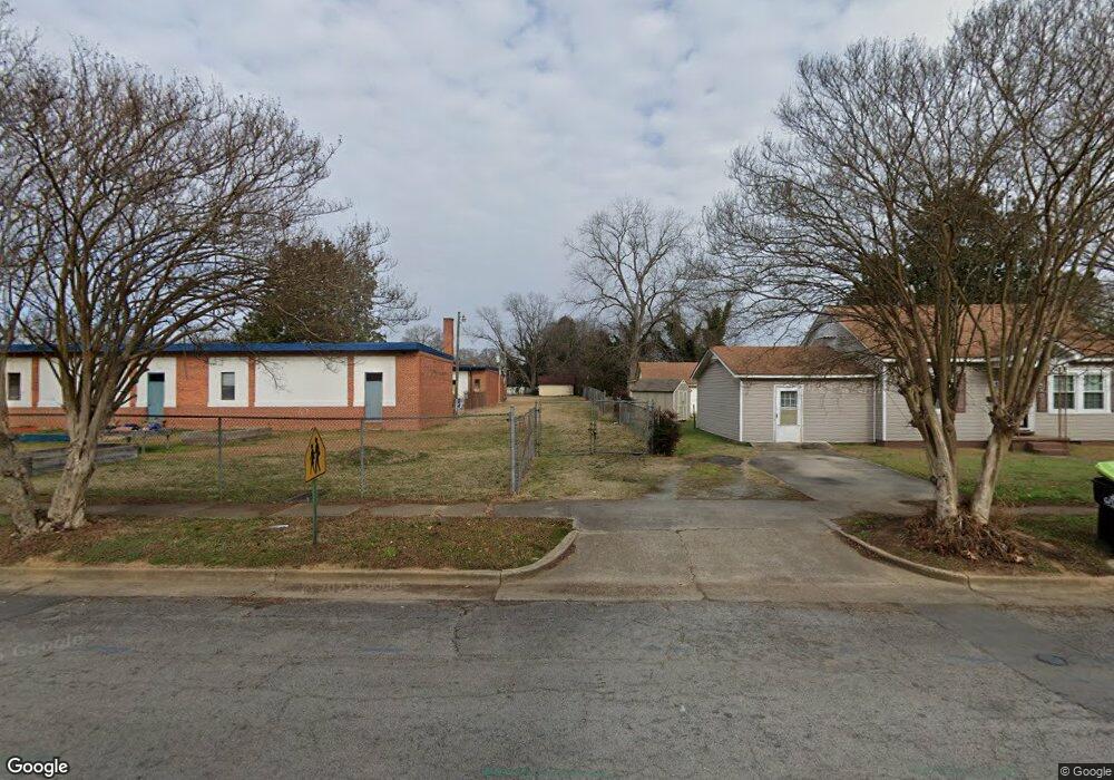 901 Willow Dr, Weldon, NC 27890 - photo 1