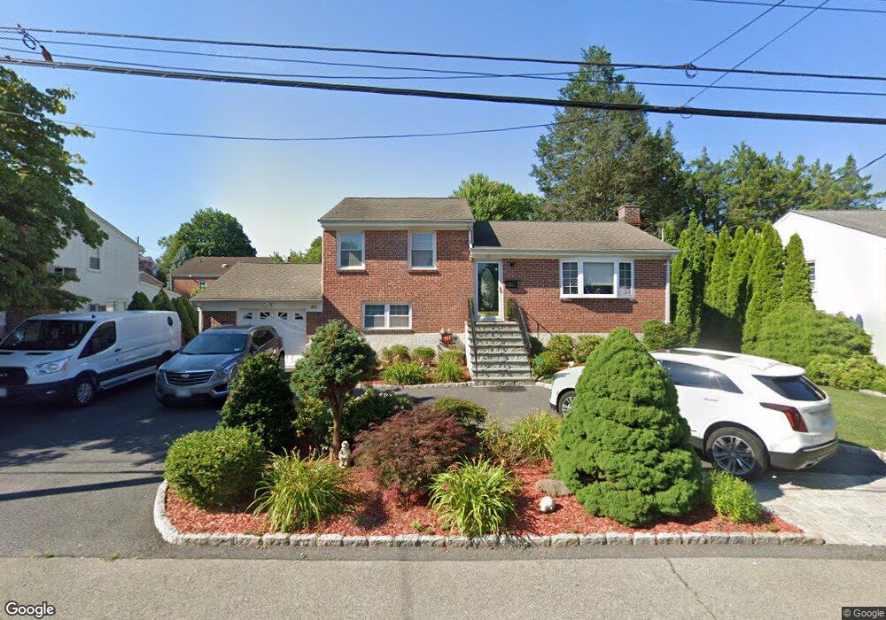 30 Fieldcrest Rd, Tuckahoe, NY 10707 - photo 1