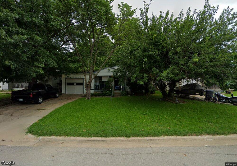 1719 Tower Dr, Ardmore, OK 73401 - photo 1