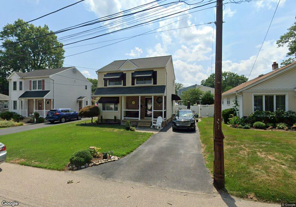 219 Sycamore Ave, Folsom, PA 19033 - photo 1