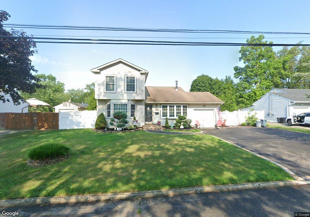 3104 Falcon Ave, Medford, NY 11763 - photo 1