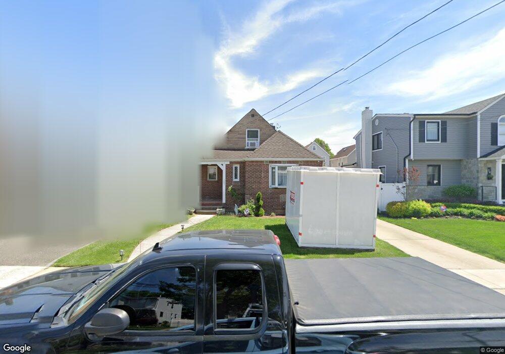 25 Ribbon St, Franklin Square, NY 11010 - photo 1