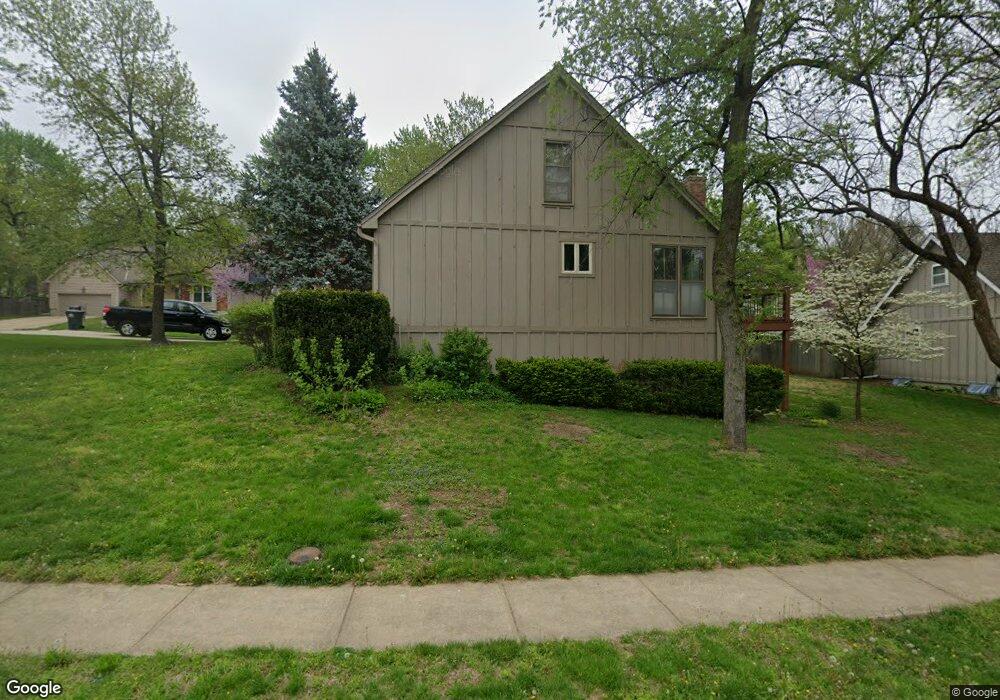 7715 Monrovia St, Shawnee, KS 66216 - photo 1