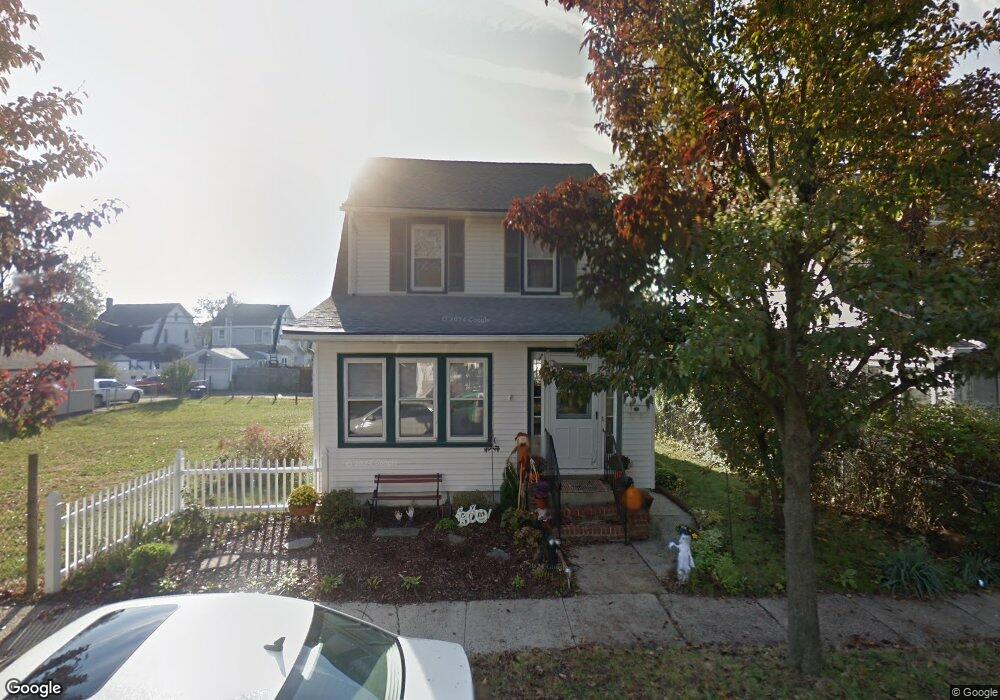 6 Laurel Rd, Lindenhurst, NY 11757 - photo 1