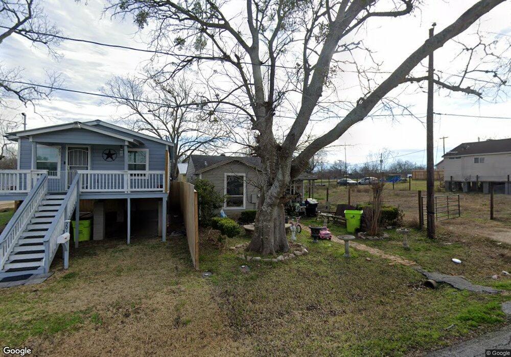 203 4th St, Rosenberg, TX 77471 - photo 1