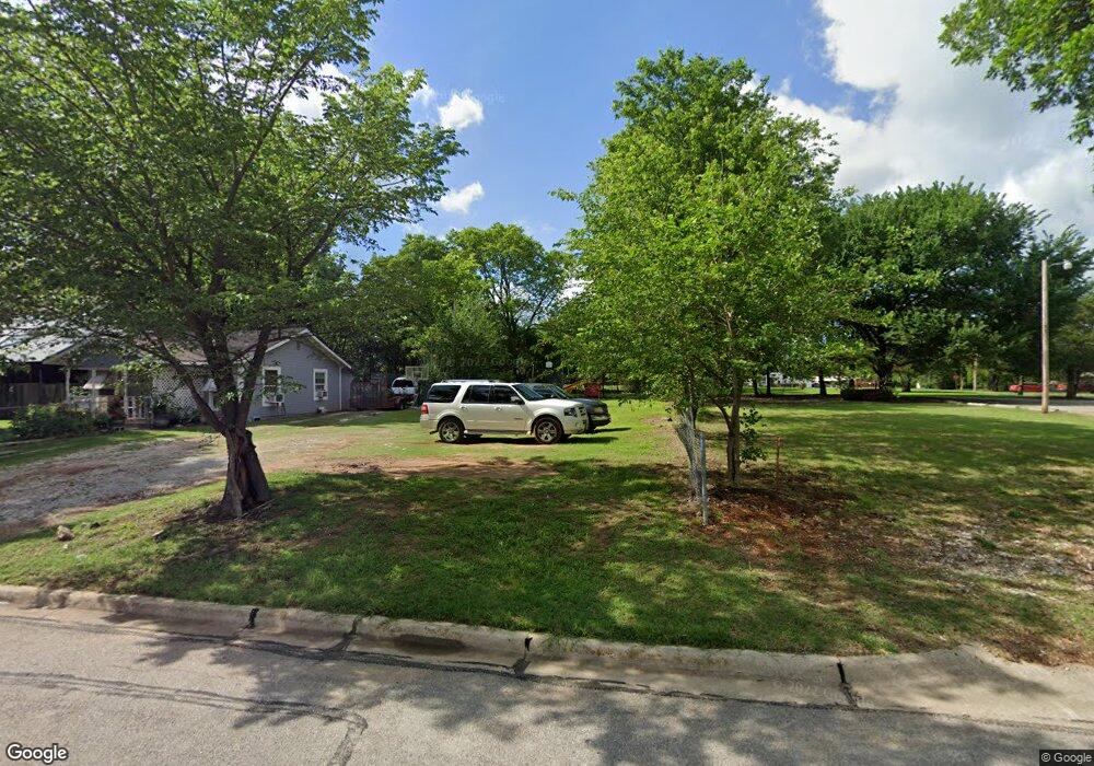 1311 4th Ave NE, Ardmore, OK 73401 - photo 1