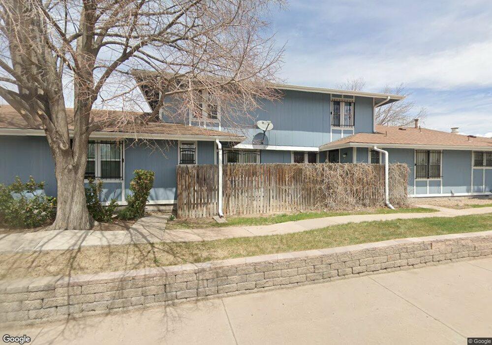 276 S Newark Cir, Aurora, CO 80012 - photo 1