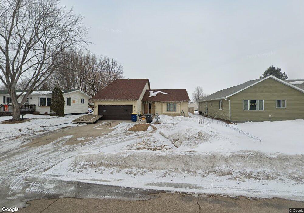 1422 16th St SW, Jamestown, ND 58401 - photo 1