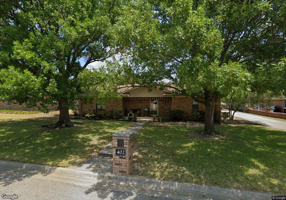 402 Ashland Dr, Gainesville, TX 76240 - photo 1