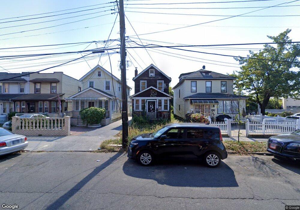 19004 Woodhull Ave, Hollis, NY 11423 - photo 1