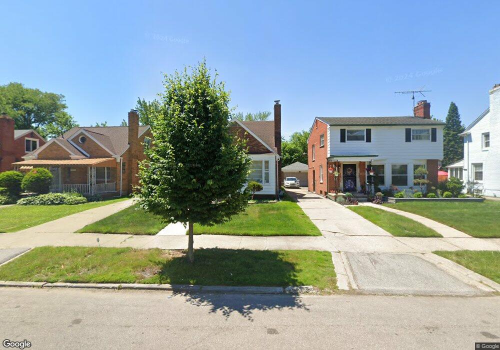 5671 Hillcrest St, Grosse Pointe, MI 48236 - photo 1