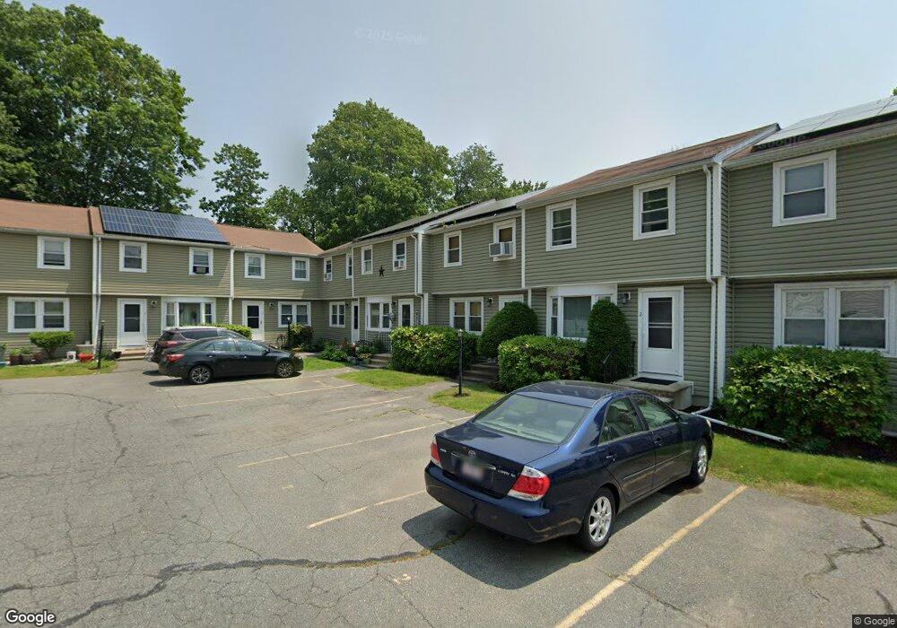 301 Mammoth Rd unit 8-1, Lowell, MA 01854 - photo 1