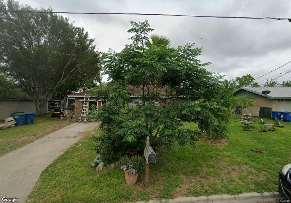903 W Flournoy St, Beeville, TX 78102 - photo 1
