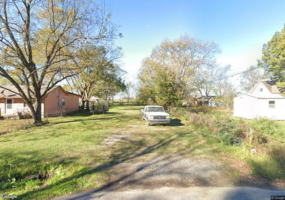 208 S Columbus St, Stuttgart, AR 72160 - photo 1