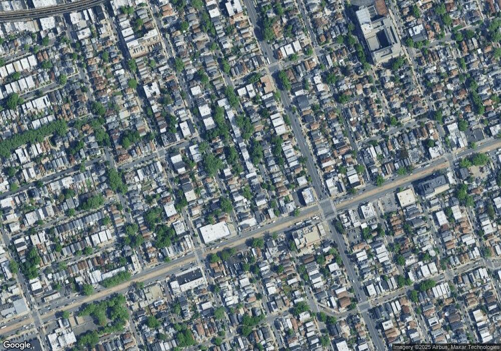 9152 110th St, Richmond Hill, NY 11418 - photo 1