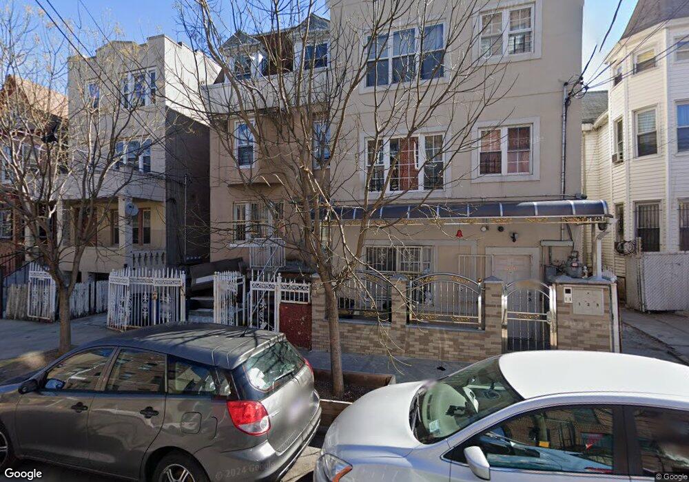 1354 Teller Ave unit 2, Bronx, NY 10456 - photo 1