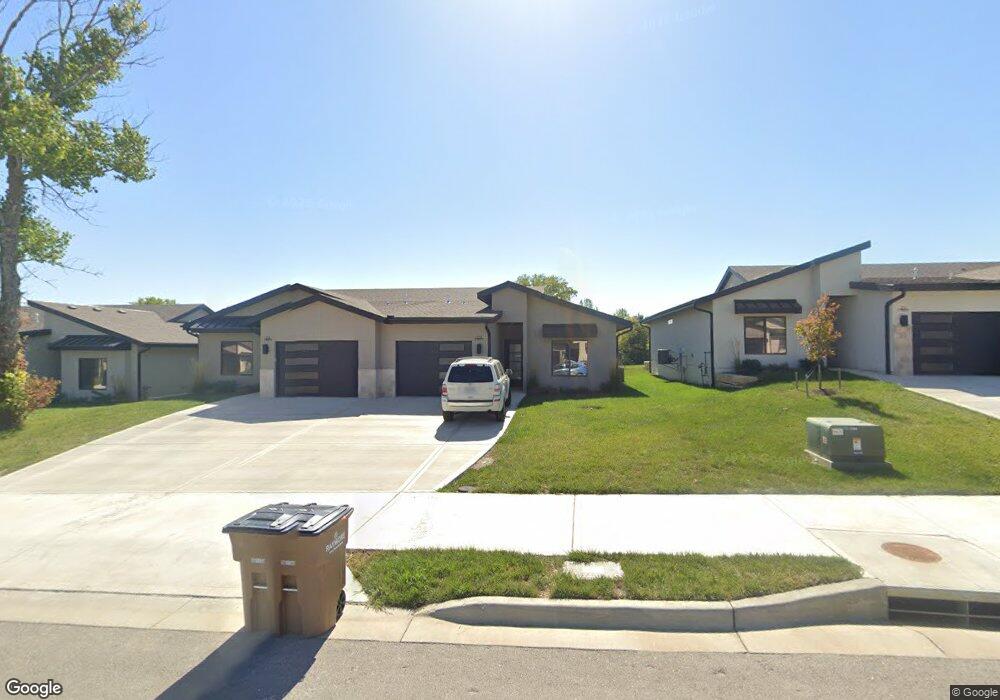 213 E Pine St, Raymore, MO 64083 - photo 1