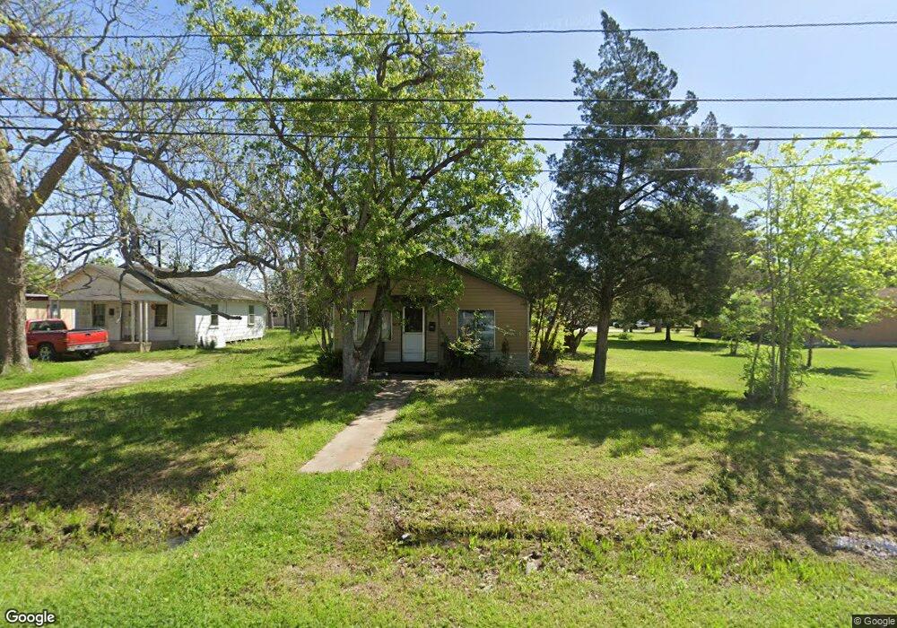 1513 Avenue I, Bay City, TX 77414 - photo 1