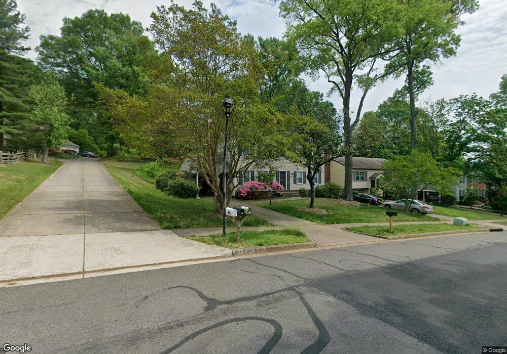 6815 Stoneybrooke Ln, Alexandria, VA 22306 - photo 1