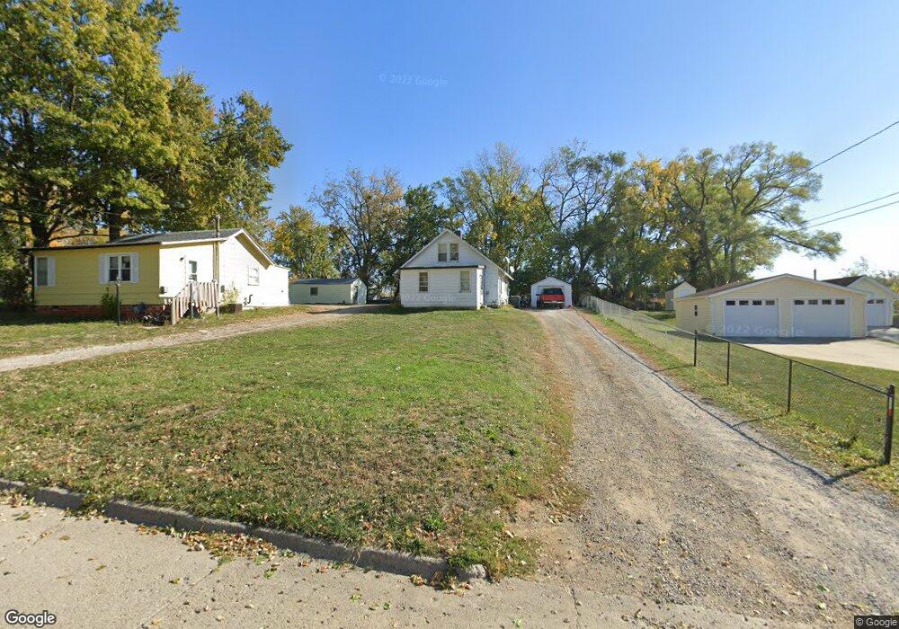 620 E 5th St S, Newton, IA 50208 - photo 1
