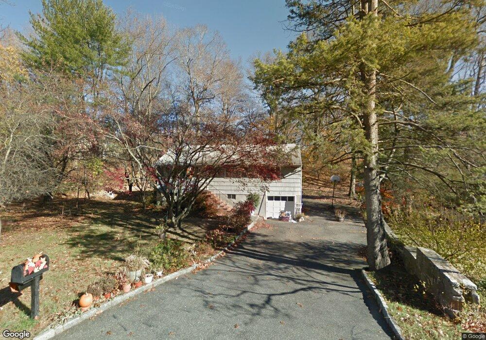 4 Ledgewood Ct, Norwalk, CT 06850 - photo 1