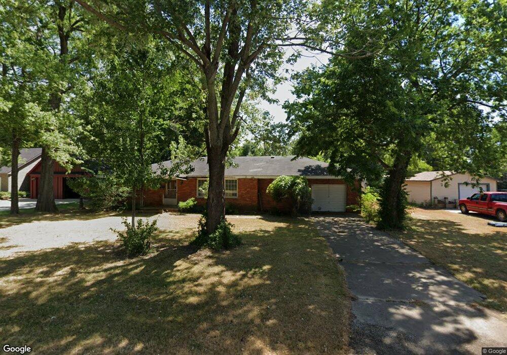 417 E 12th St, Claremore, OK 74017 - photo 1