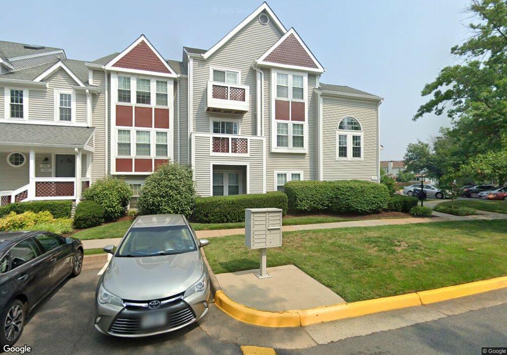 12939 Grays Pointe Road B unit B, Fairfax, VA 22033 - photo 1