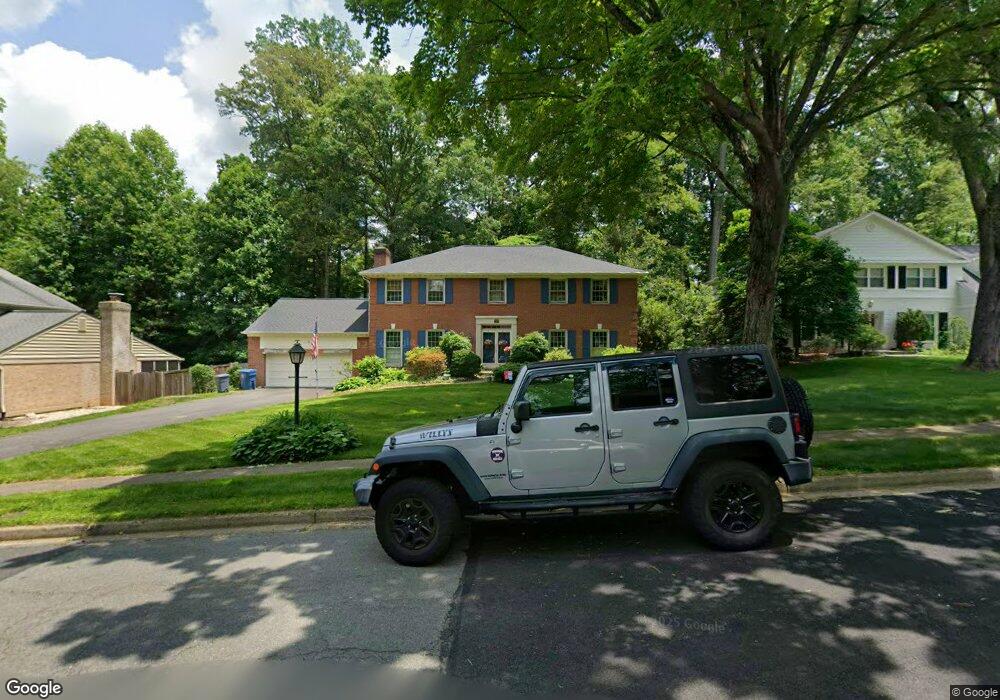 8915 Lynnhurst Dr, Fairfax, VA 22031 - photo 1