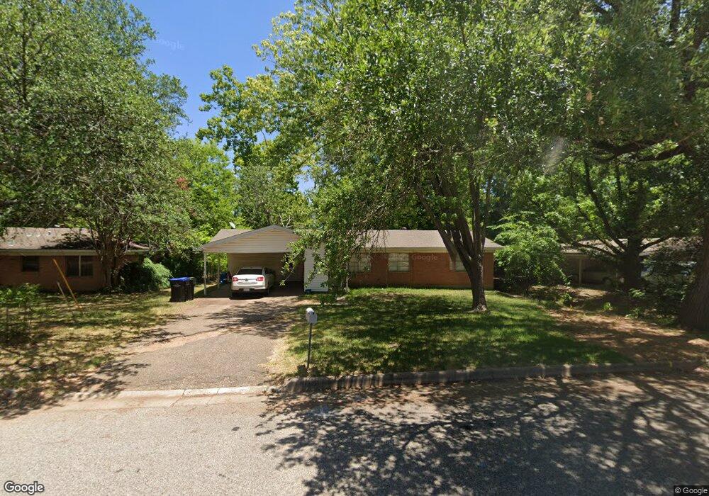 1100 Lake Dr, Longview, TX 75601 - photo 1