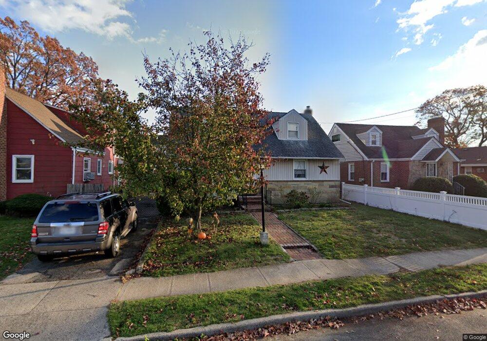 378 Oceanside Pkwy, Oceanside, NY 11572 - photo 1