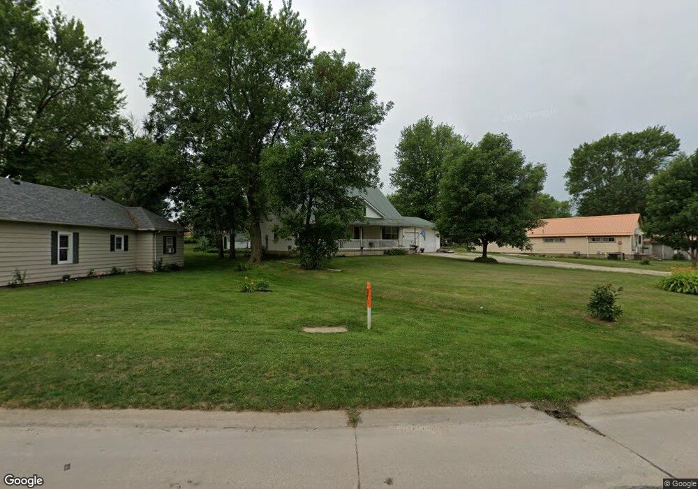 322 Maiden St, Center Point, IA 52213 - photo 1