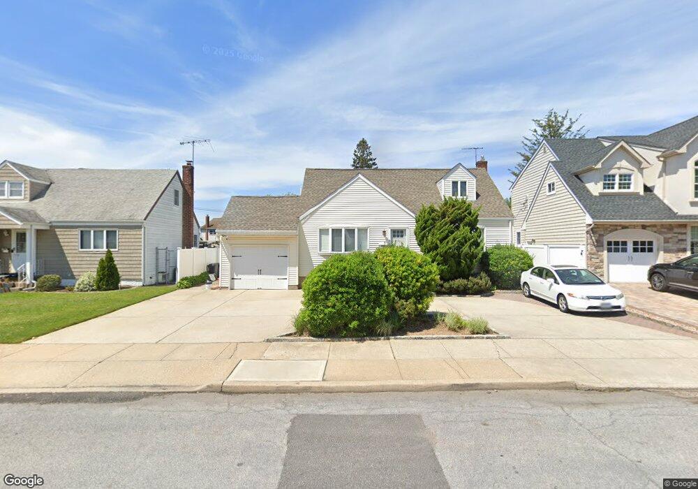 702 Forte Blvd, Franklin Square, NY 11010 - photo 1