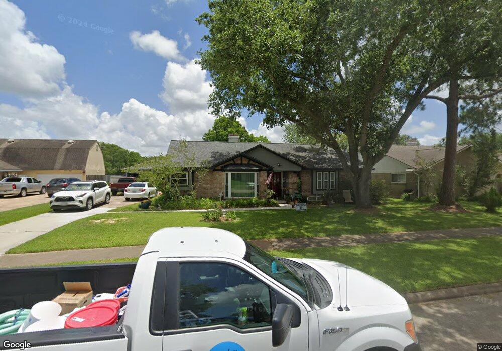 381 Dawn Hill Dr, Friendswood, TX 77546 - photo 1