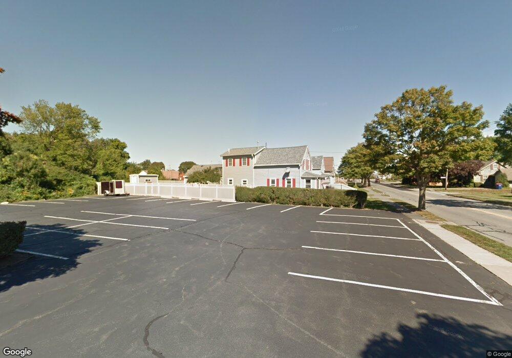 194 Washington St, Fairhaven, MA 02719 - photo 1