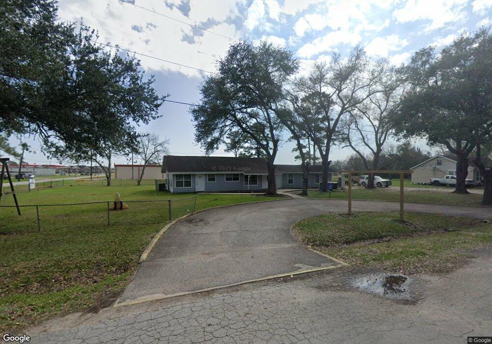 410 Stone Dr, Alvin, TX 77511 - photo 1