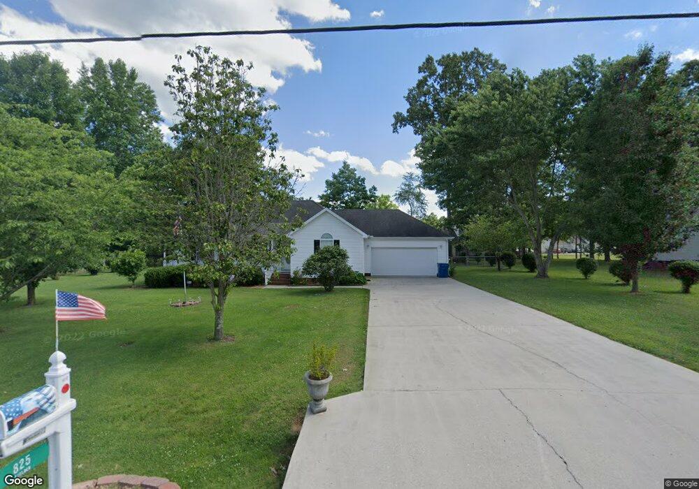 825 Indian Springs Cir, Manchester, TN 37355 - photo 1