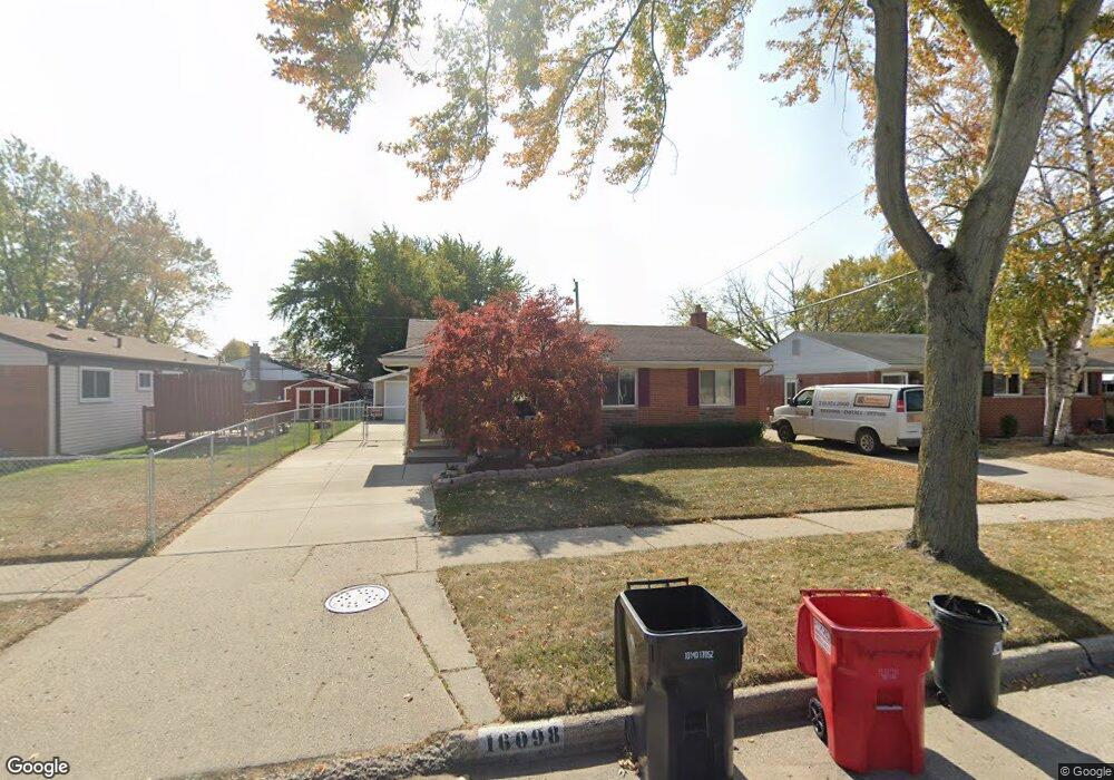 16098 Larkspur St, Roseville, MI 48066 - photo 1