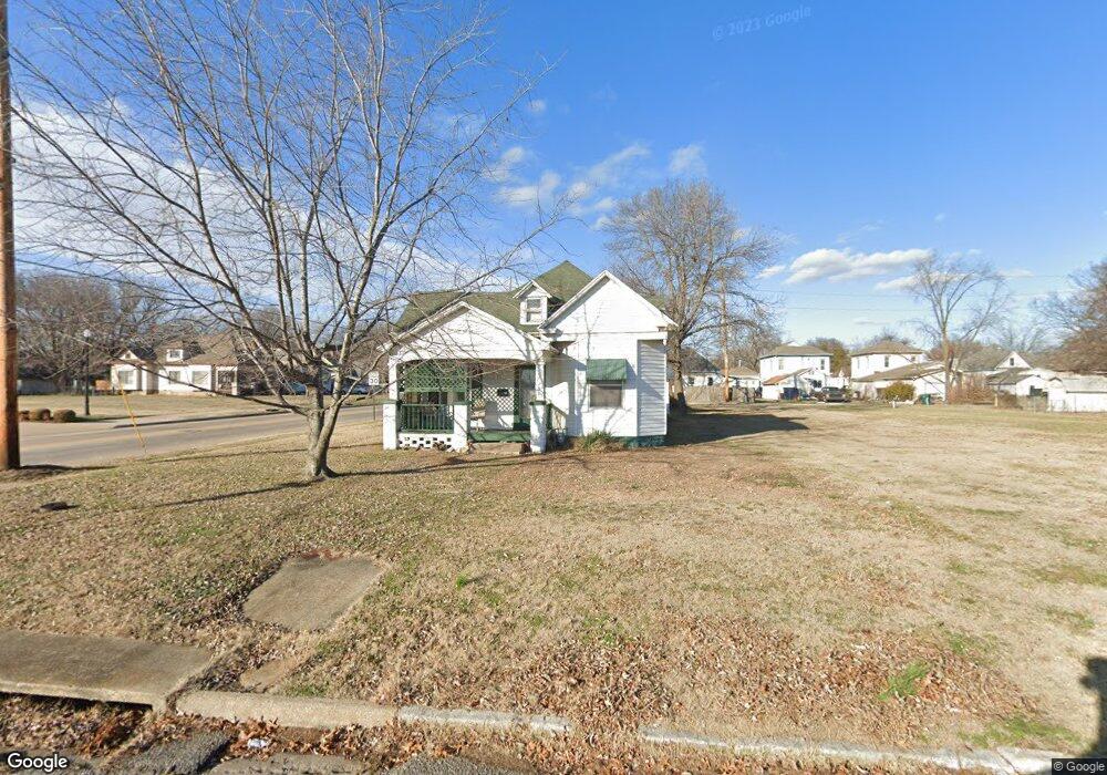 2531 Washington Ave, Parsons, KS 67357 - photo 1