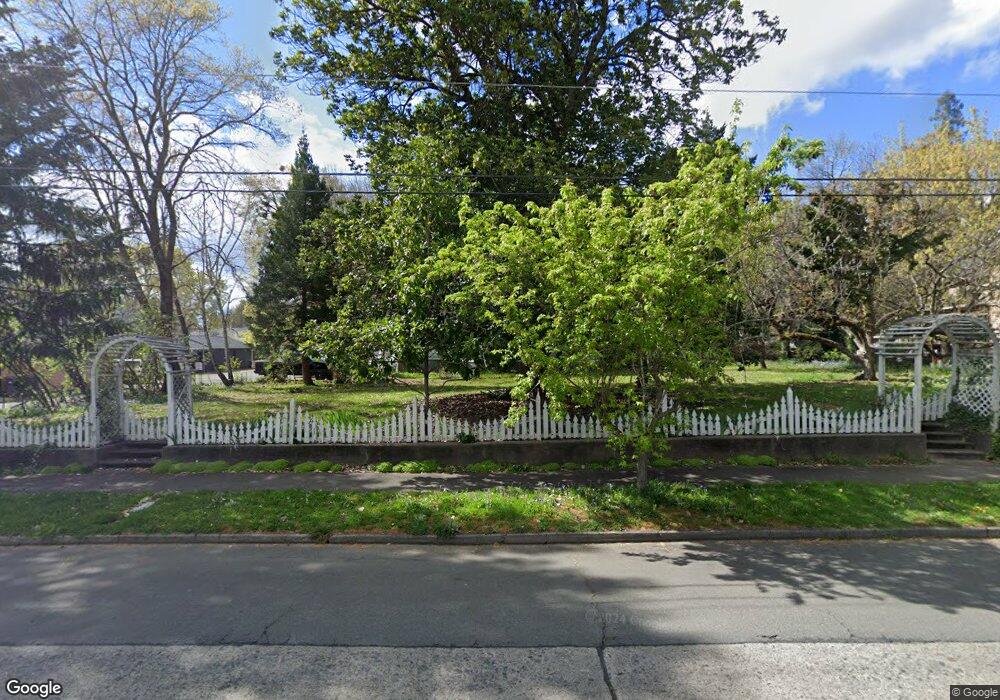 716 NW 4th St, Grants Pass, OR 97526 - photo 1