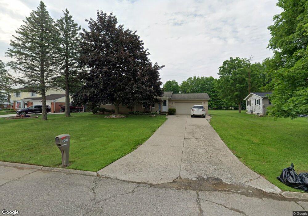 5472 Squire Ln, Flint, MI 48506 - photo 1