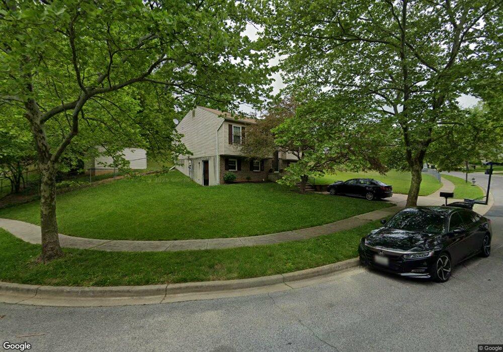 4606 Hidden Pine Ln, Temple Hills, MD 20748 - photo 1